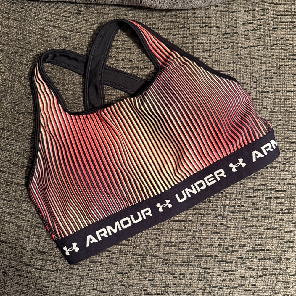 NWOT Under Armour Women's Striped Sports Bra size Large